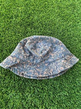 Paisley Bucket Hat - urban outfitters